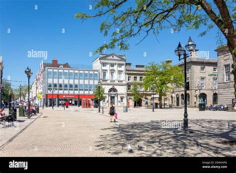Stafford (District, Staffordshire, United Kingdom) .